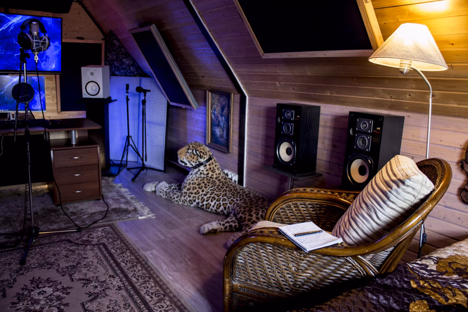 О студии 24Studio 40